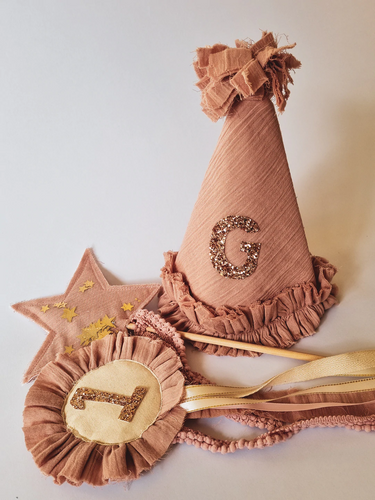 Ruffle Party Hat & Wand
